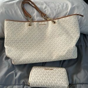 Michael kors purse